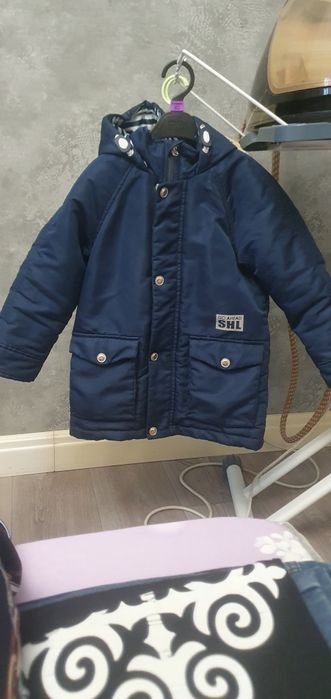 Продам детскую куртку на осень