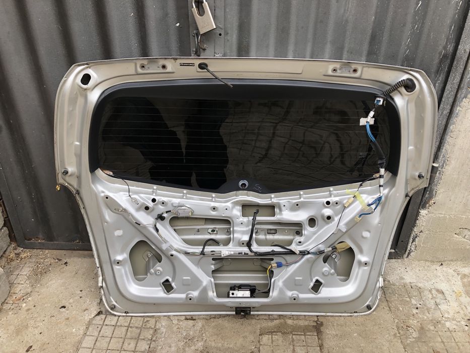 Заден капак за тойота корола версо/Toyota corolla verso 04-08г