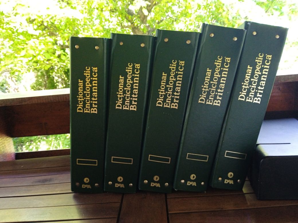 Dicționar enciclopedic Britannica - colectie completa (52 numere)