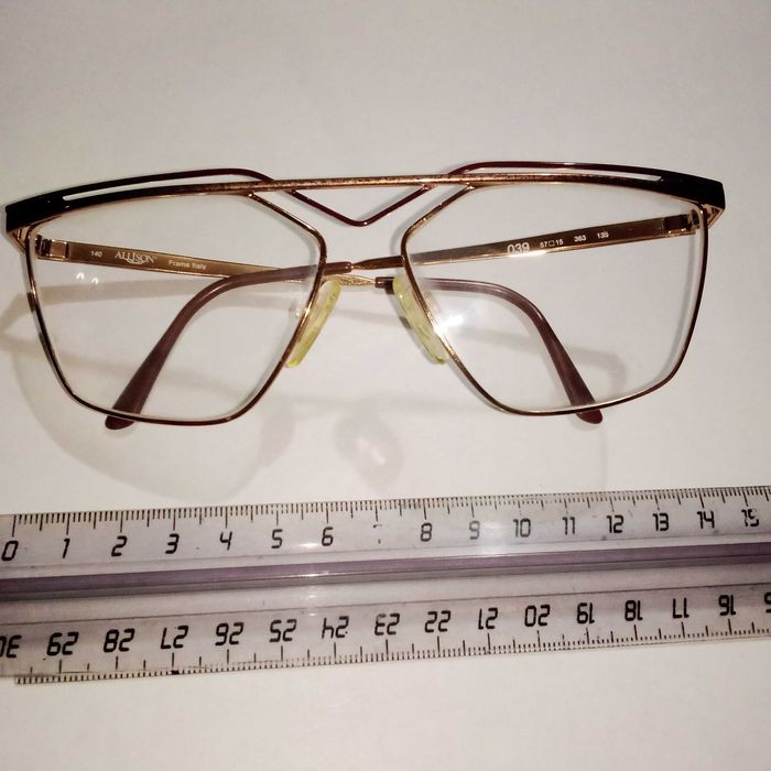 Очки известной Итальянской фирмы