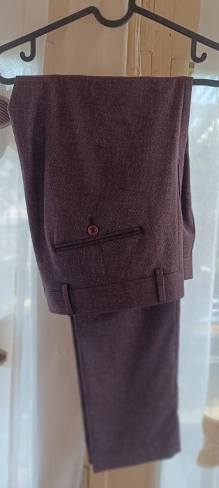 Costum bărbați Polim Pier maro – Sacou,Pantalon, Cravată și batistă