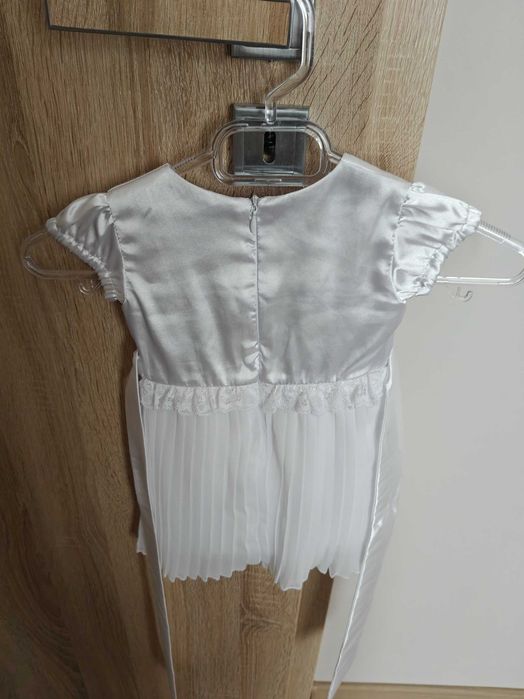 Официална бебешка бяла рокля 74 размер плюс буйки и сако