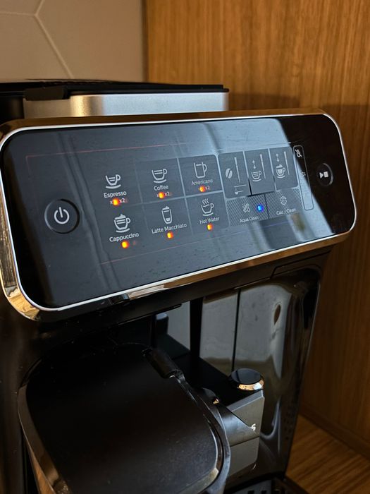 Espressor Philips LatteGo 3200 - model EP3241/50