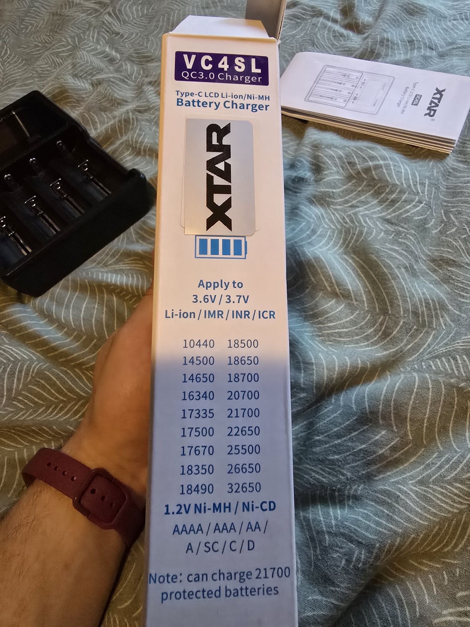 Зарядно за батерии XTAR VC4SL
