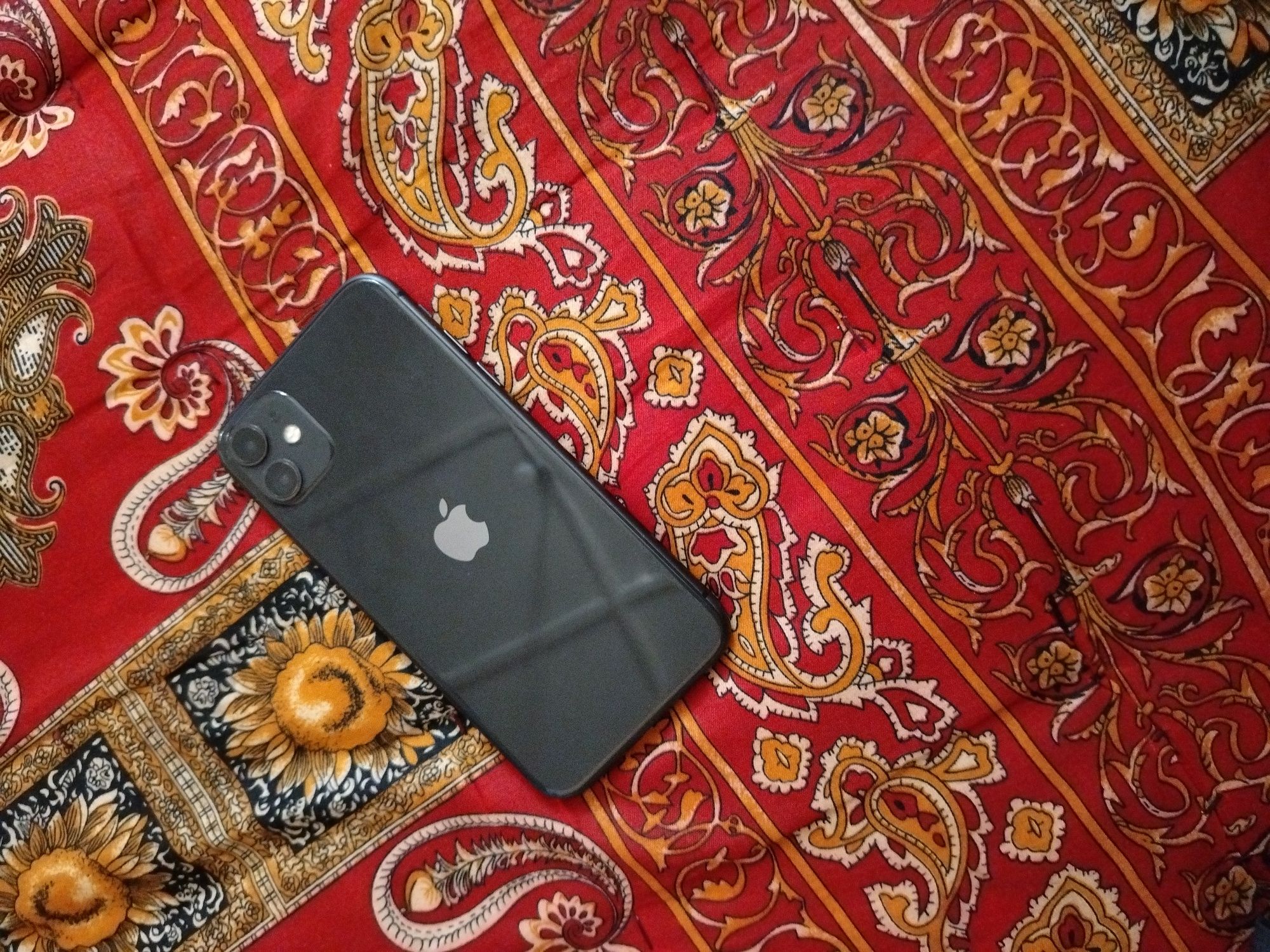 Iphone 11 Ideal holatda