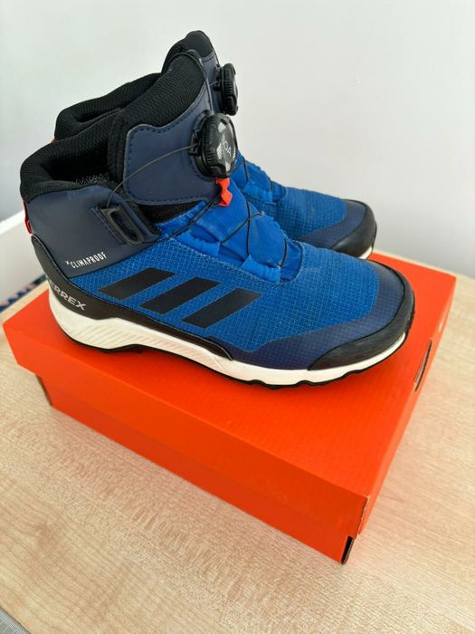 Продам срочно ботинку