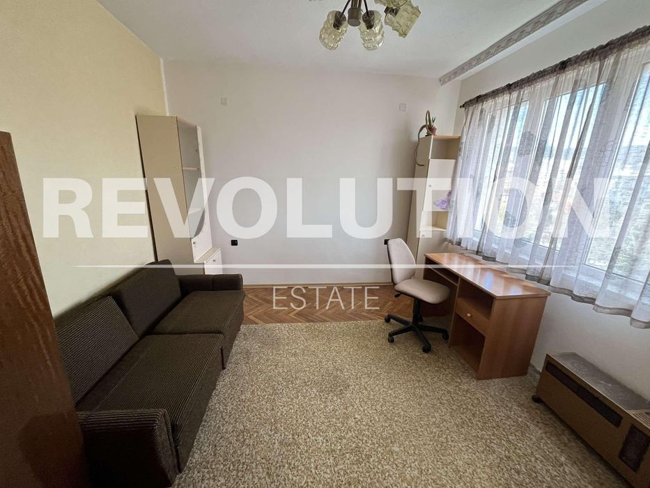 Дава се под наем Двустаен апартамент в Варна, Базар Левски - 70 кв.м за 375 € - Снимка #3