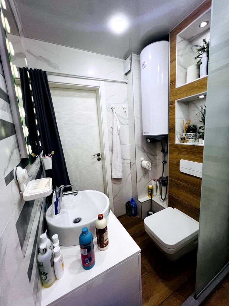 Продава се Тристаен апартамент в Варна, Център - 117 кв.м за 2308 €/кв.м - Снимка #8
