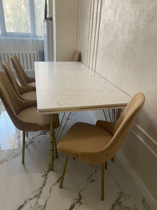 Продам стол и стулья