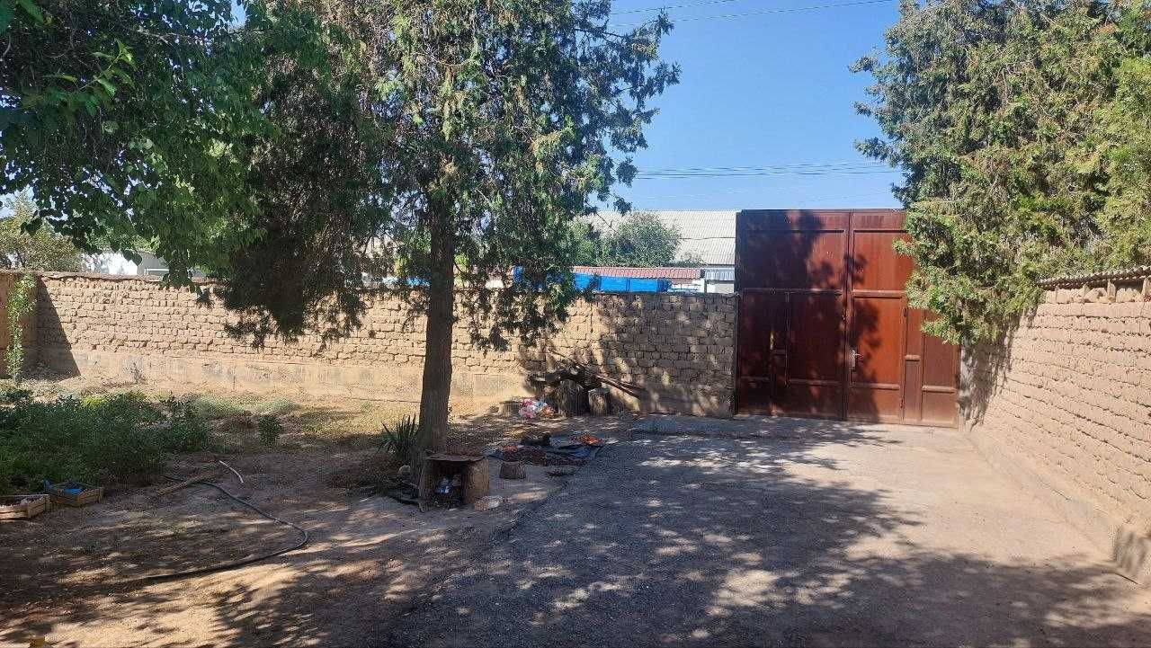 Коттедж сотилади -14 сотих Зарбдор туман Бустон шахарчаси