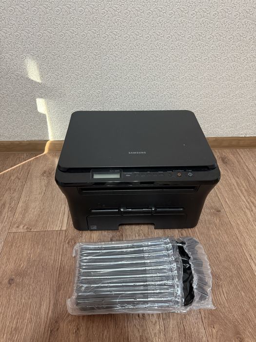 Продаю чёрную шкаф-стенку и принтер Samaung-4300