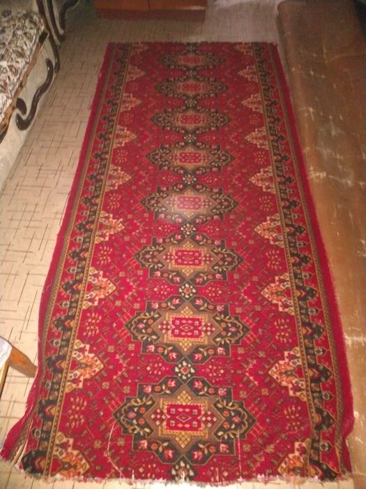 Дорожка ковровая 3 шт.. цены в объявлении б/у чистенькие