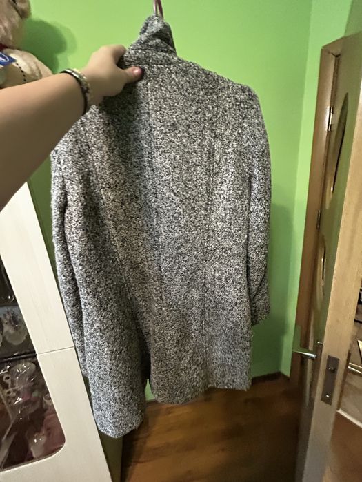 Сиво късо палто без качулка