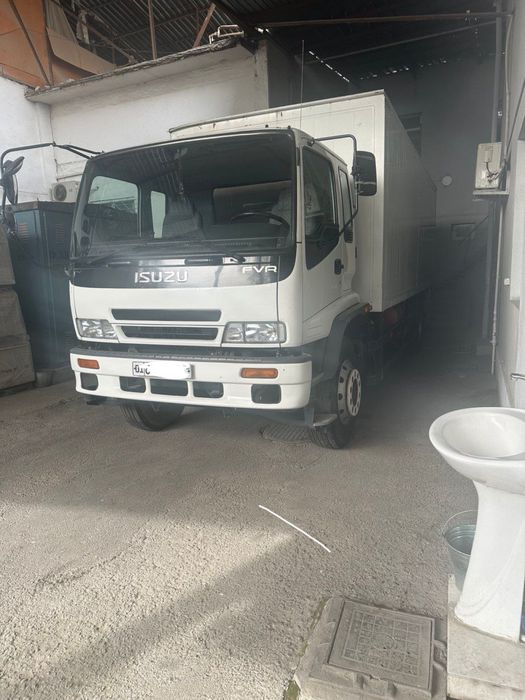 Isuzu 10T 2013 Kak New