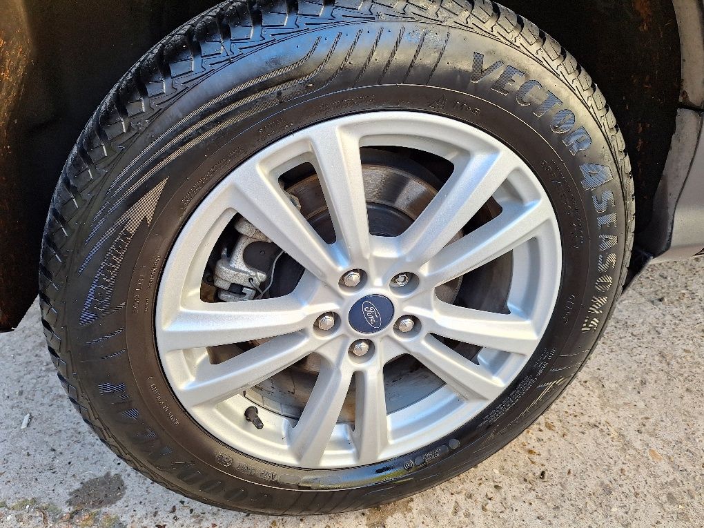 235/55/17 Goodyear Vector4season ВСЕСЕЗОННИ