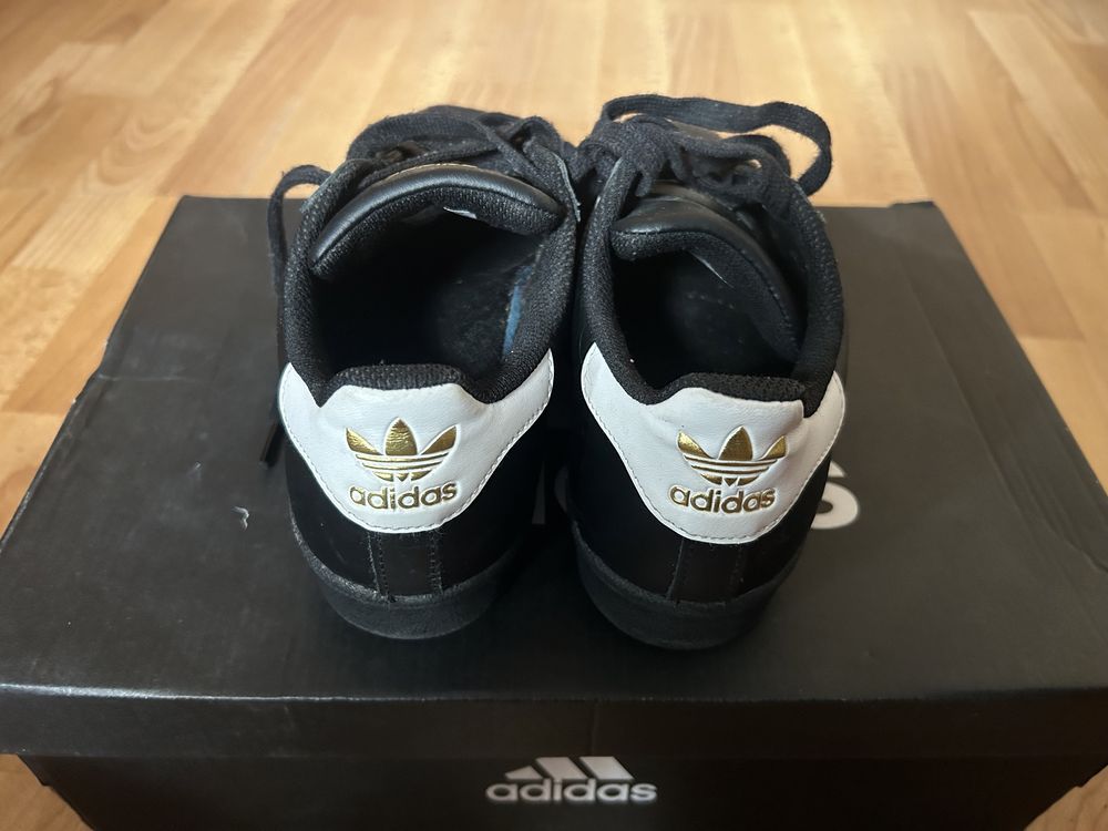 Оригинални adidas обувки. Обувани 2 пъти.