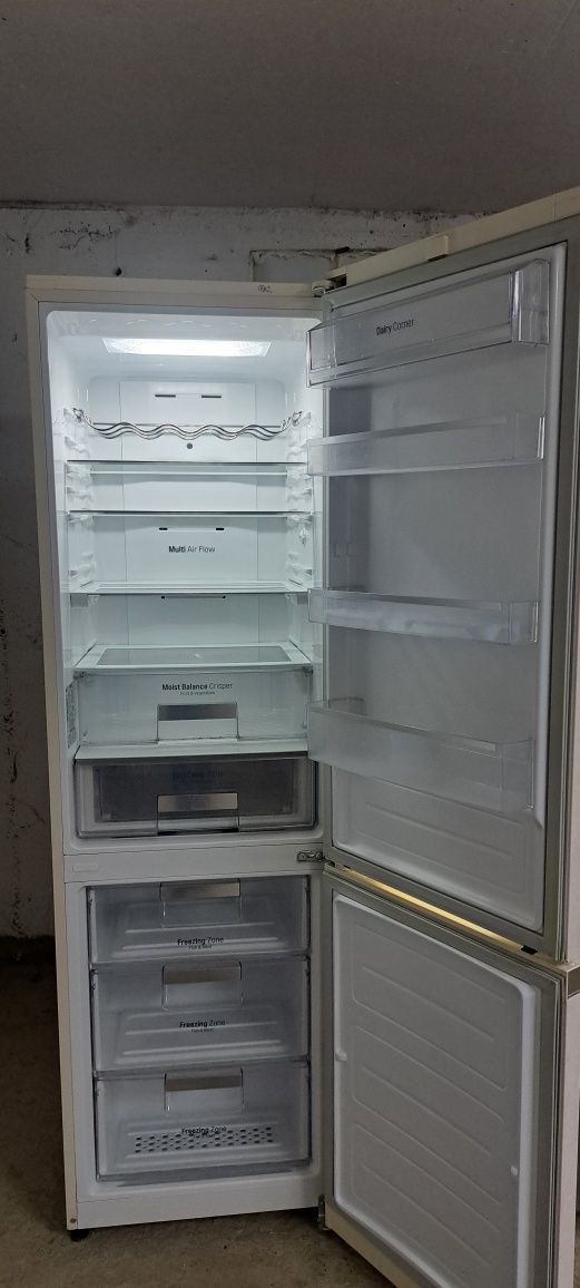 Холодильник рабочи