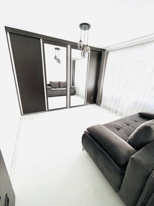 Proprietar vand apartment 3 camere mobilat/utilat loc parcare Turnisor