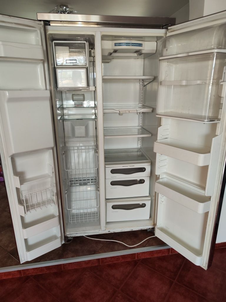 Хладилник Smeg с проблем