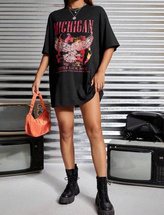 Къса рокличка Л Размер