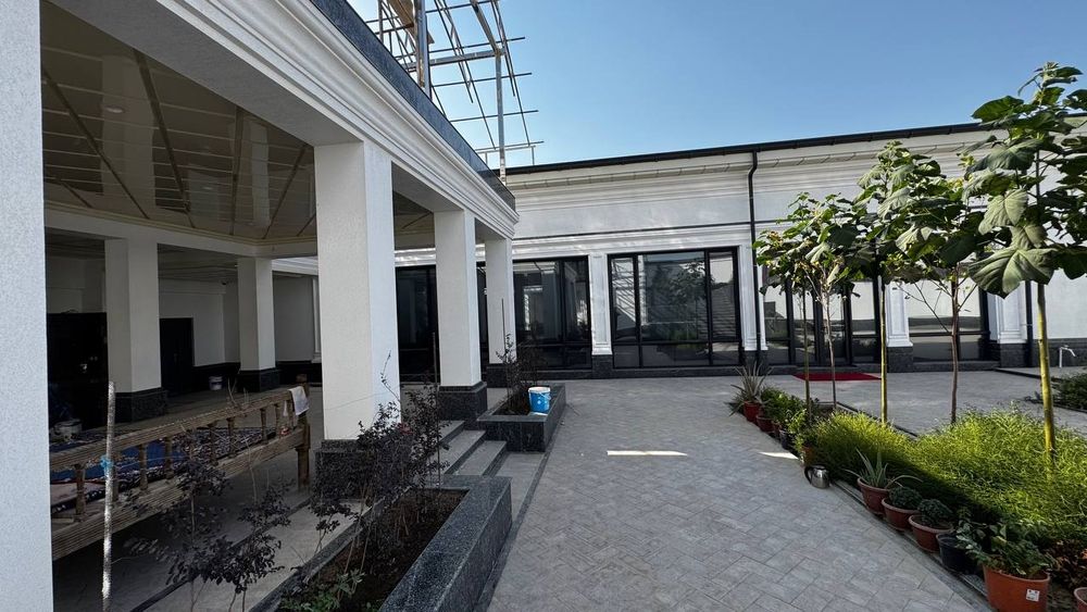 Продается Новый Евро Дом 

Площадью  14  соток

7  комнат

Есть Сауна