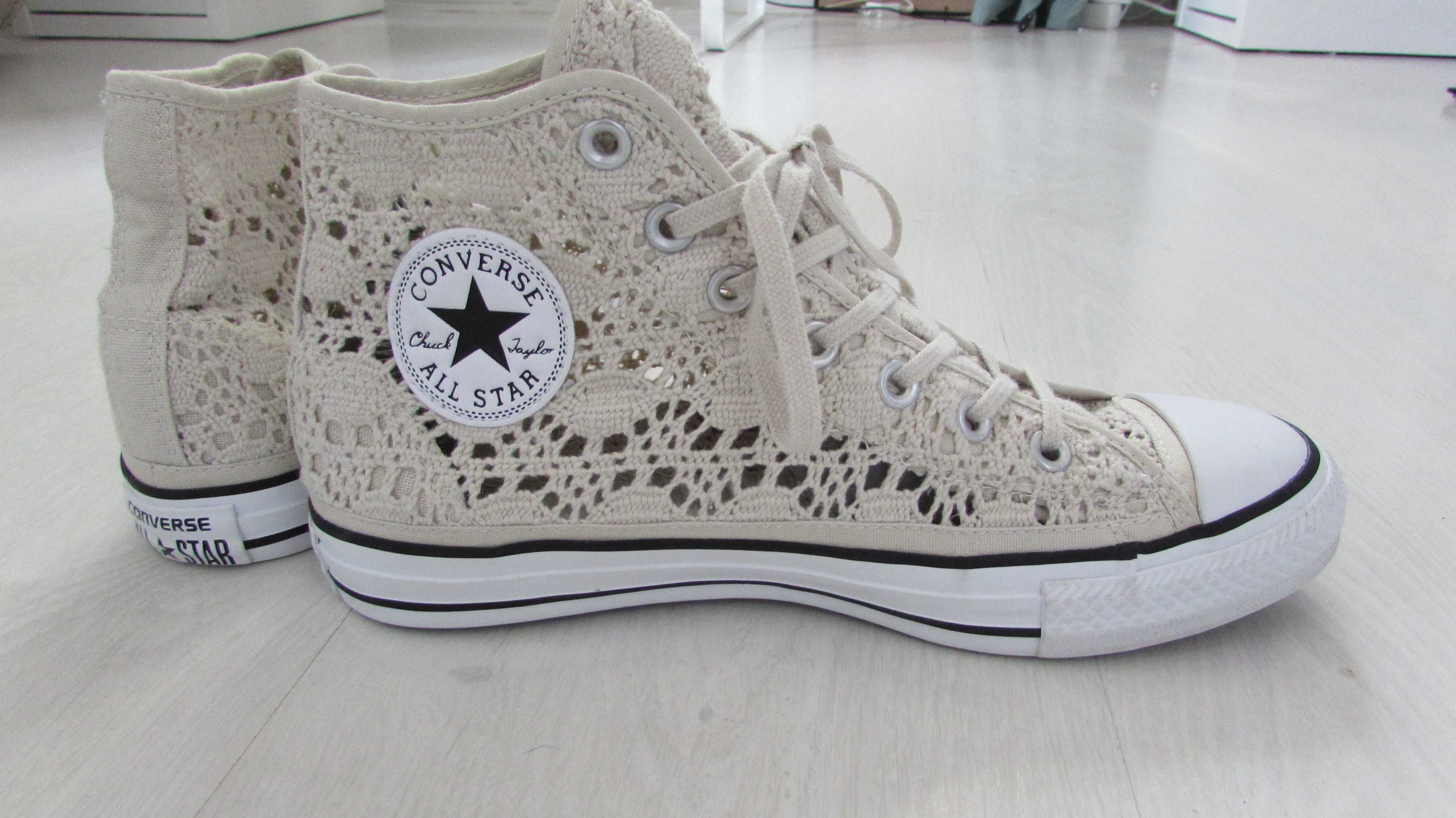 Красиви кецове Converse