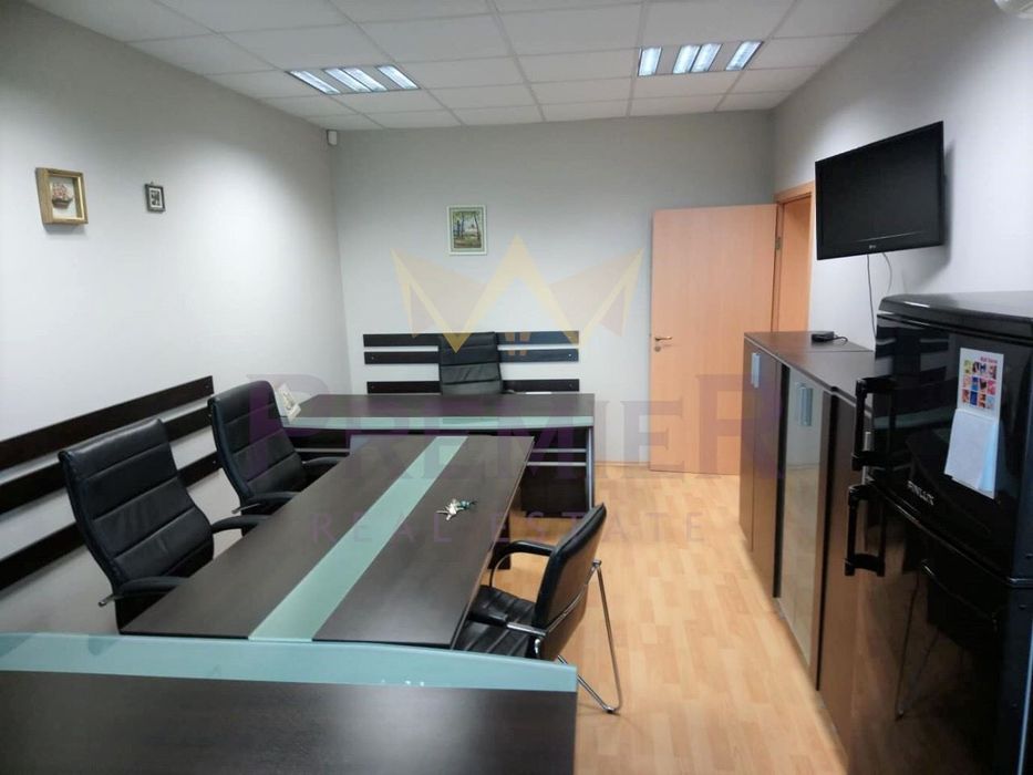 Продава се Офис в Варна, Спортна зала - 87 кв.м за 2989 €/кв.м - Снимка #1