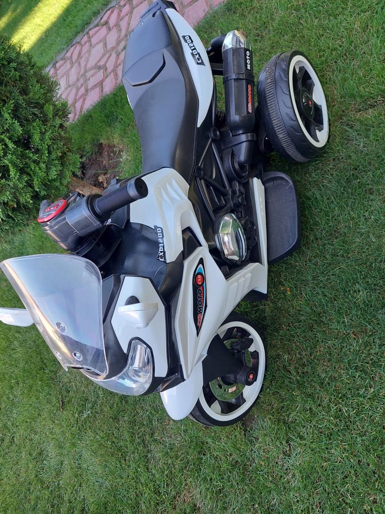 Vand Motocicleta electrica copii 300 Lei