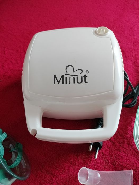 De vânzare nebulizator cu compresor pt tratament cu aerosoli Minut