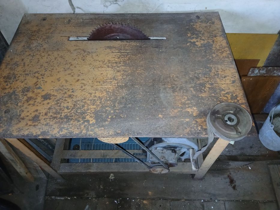 Продаю бензиновую мини циркулярку