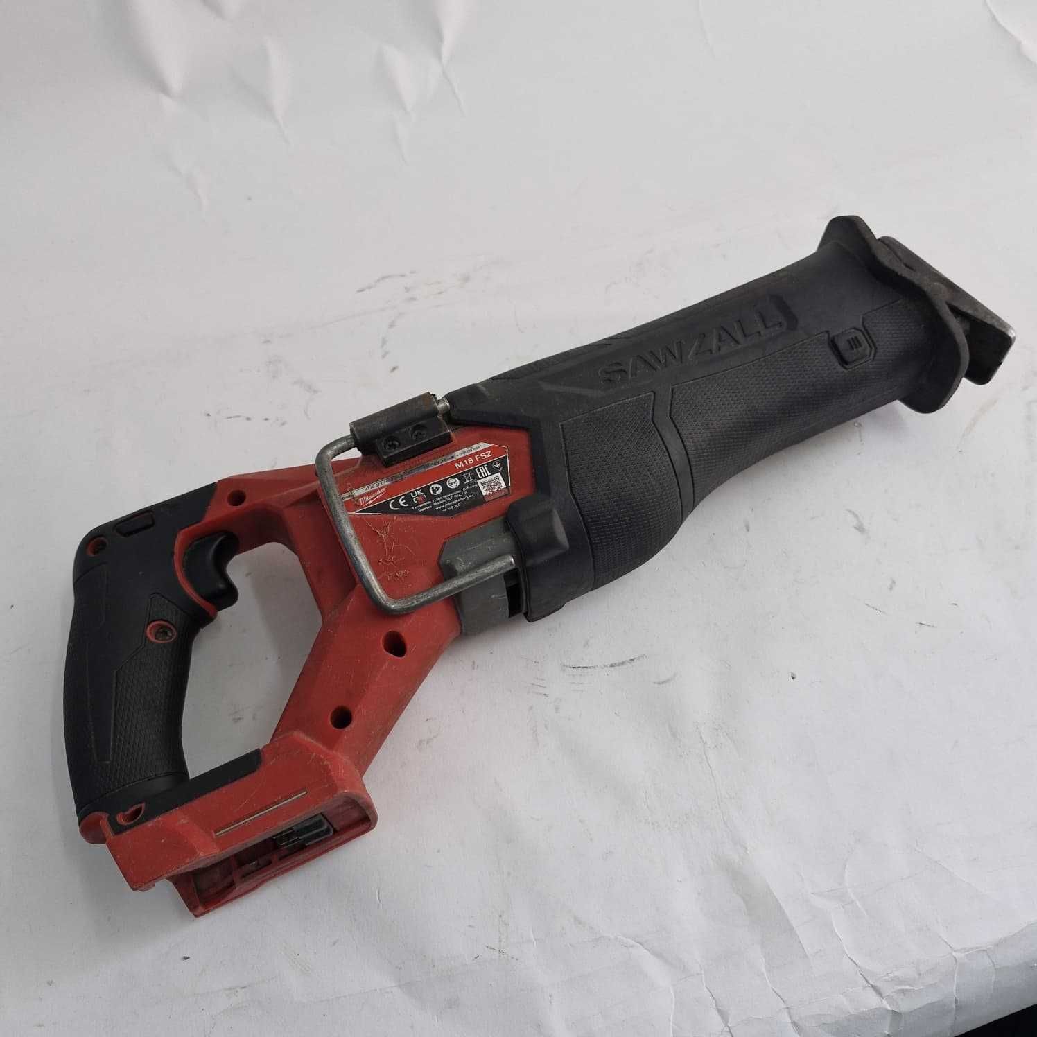 Liquid Money vinde - Fierastrau sabie cu acumulator Milwaukee M18 FSZ