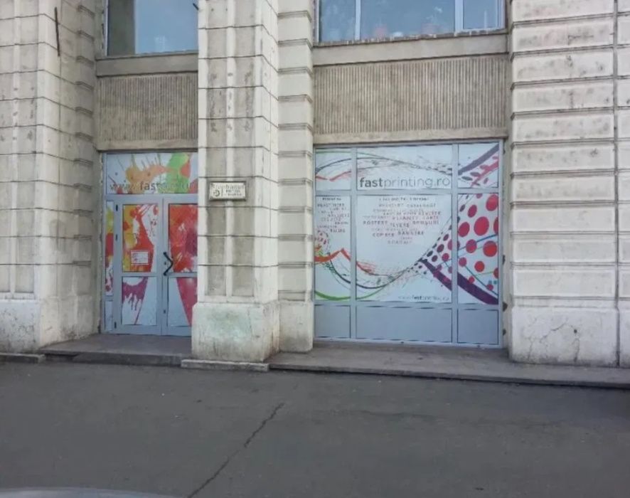 Window graphics - autocolant perforat - pentru spatii comerciale!