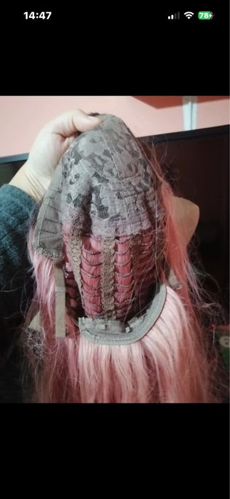 Peruca este super culoarea doar probata