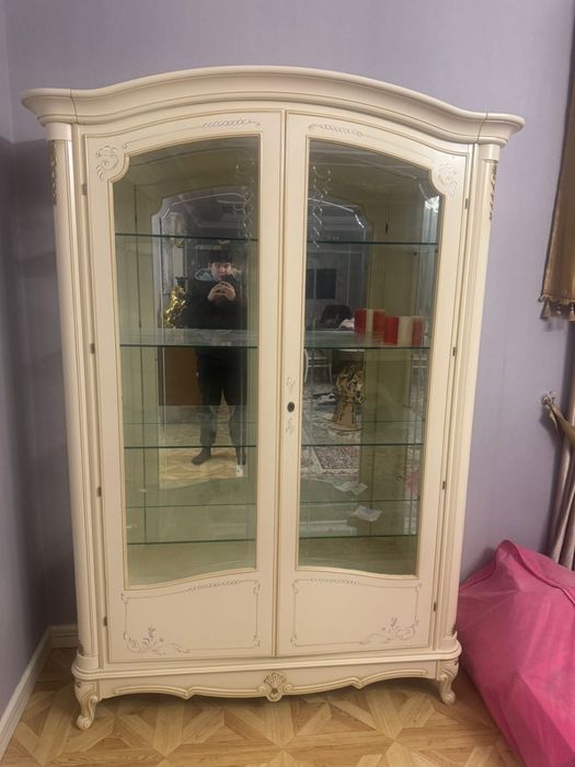 продаю витрину и зеркало