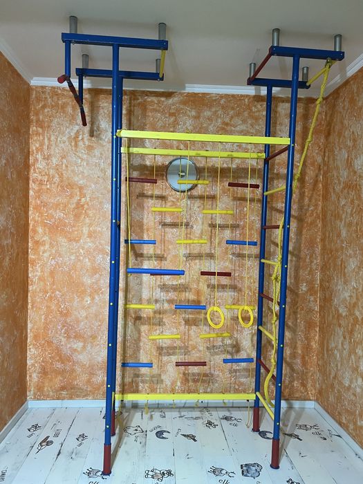 Шведская стенка. Состояние хорошое