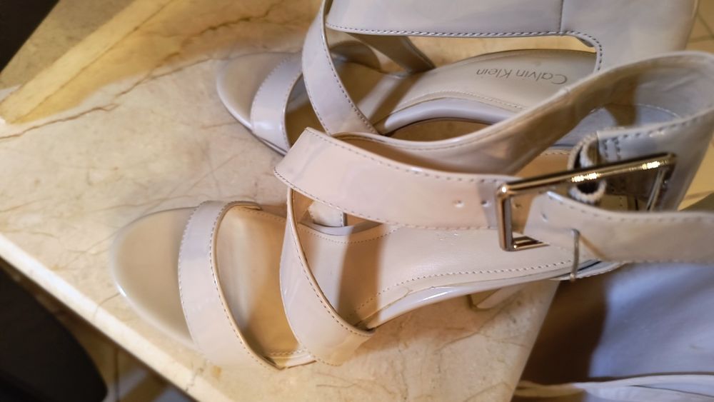 Sandale bej  Calvin Klein, cu toc, din piele naturala