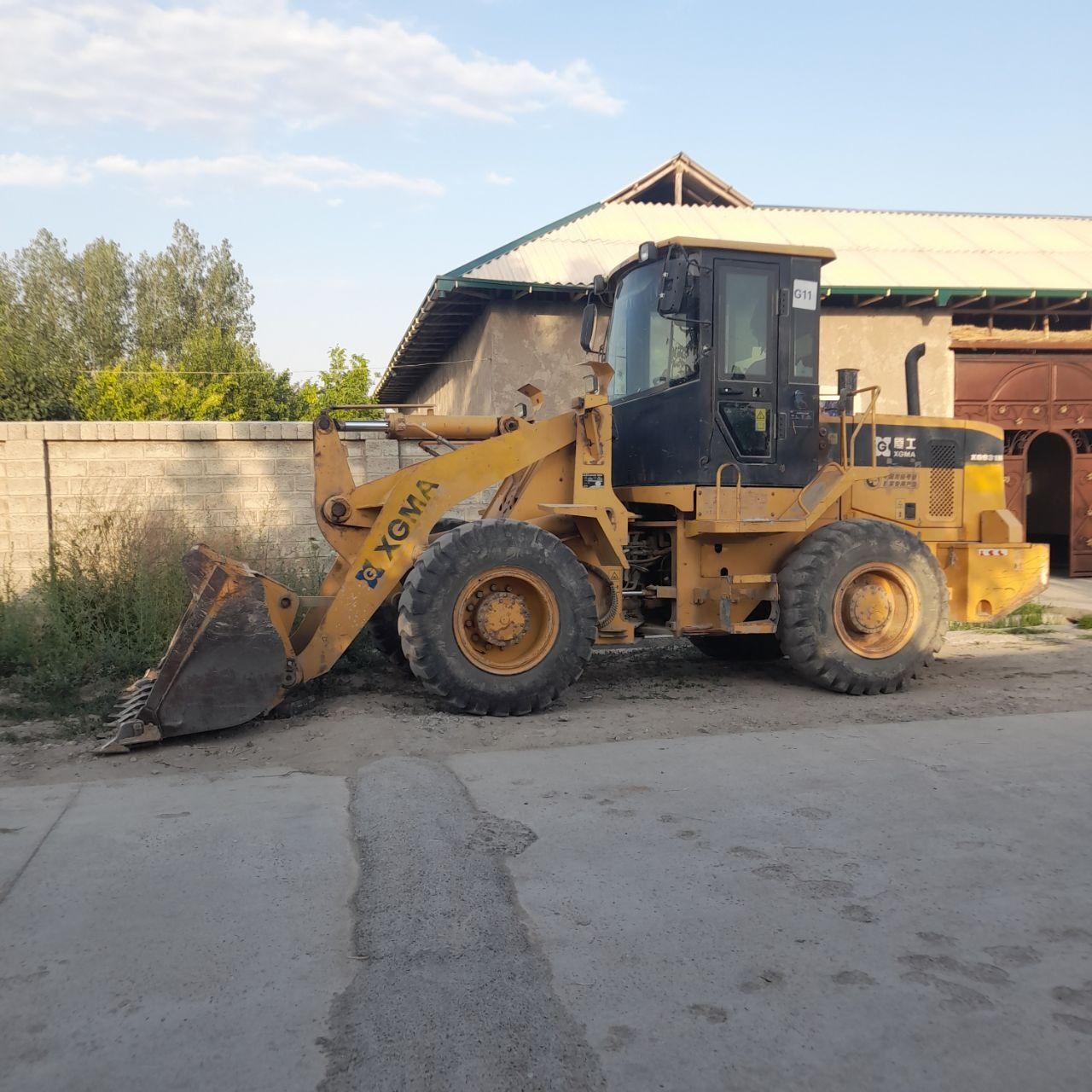 Фронтальная погрузчик  1.8 куб