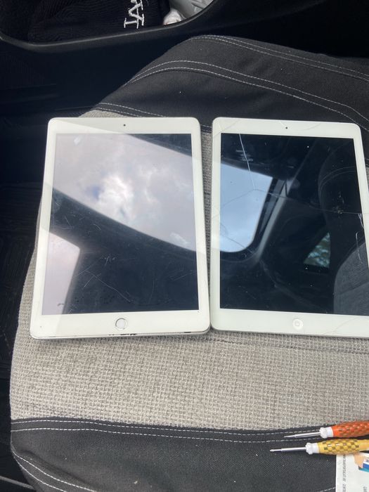 Vand tablete pentru piese