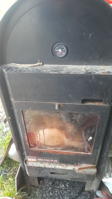 Termoșemineu 25 kw +calorifere  oțel+ pompă recirculare  apă