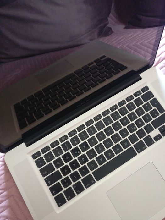 Vand Macbook Pro 15" mid 2010