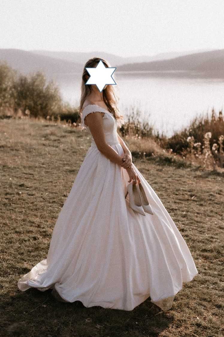 Сватбена булчинска рокля