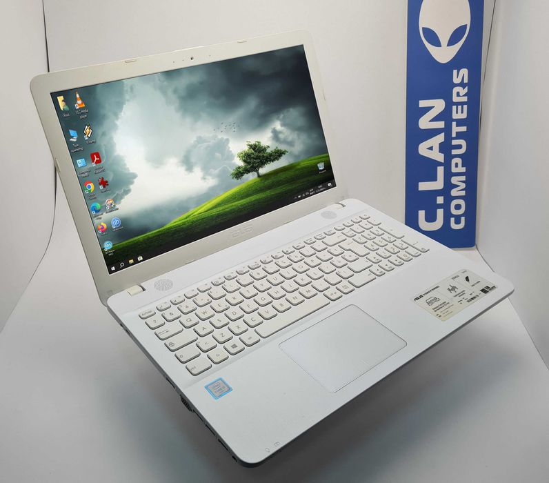 Asus X541U  i5 6200/8GB/240SSD