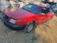 Ауди 100 2.5 Audi 100 2.5 на части