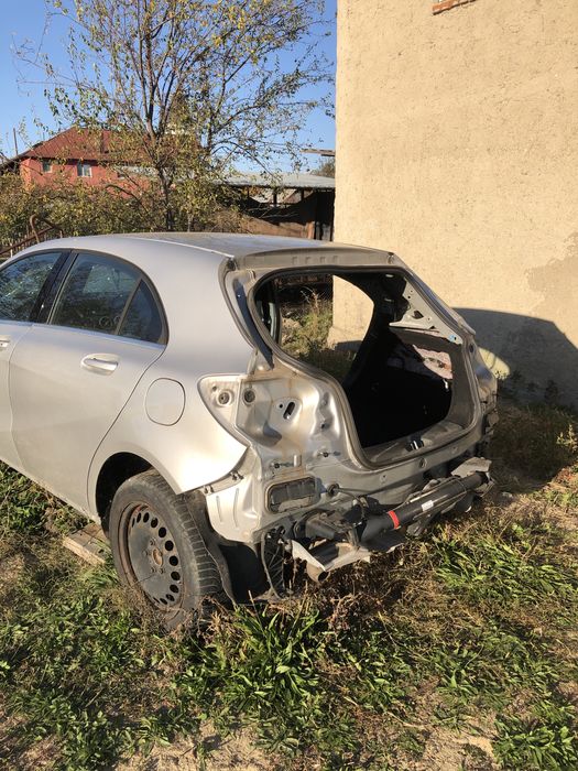 Dezmembrez Mercedes A class w176