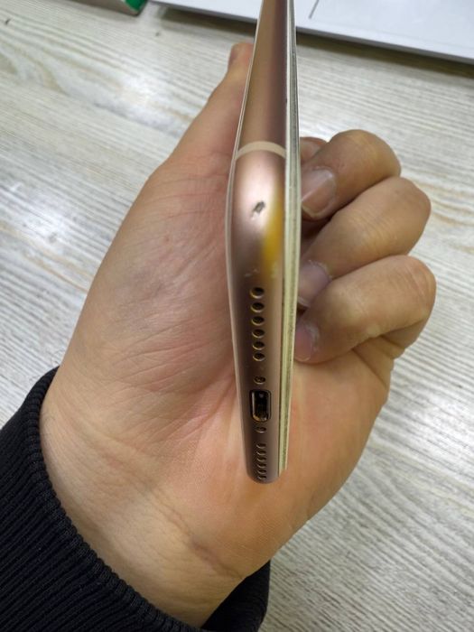 Срочно продается айфон 8