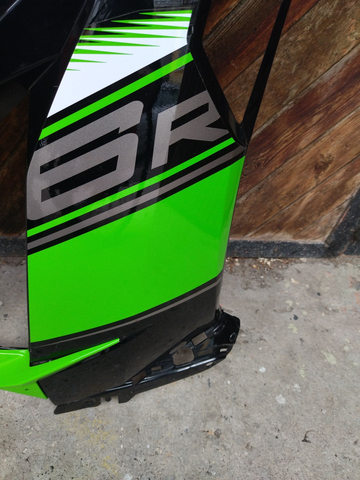 Kawasaki ZX6R  десен