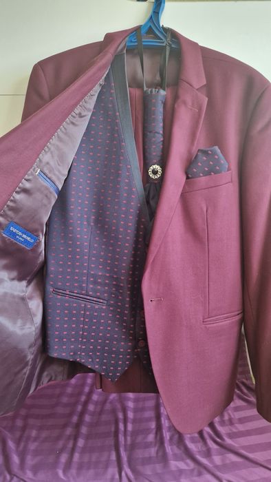 Продам костюм тройка