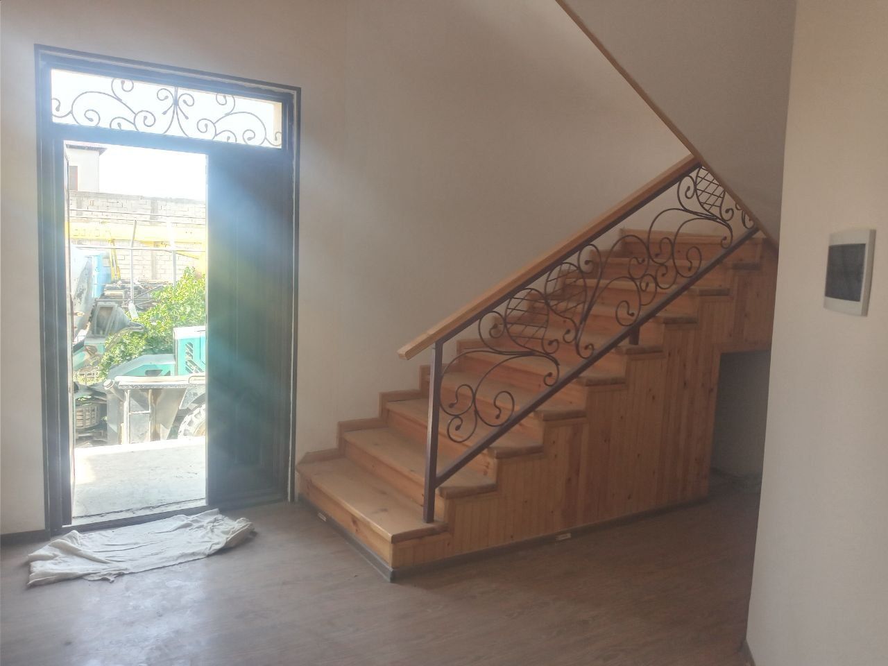 Ofis sotiladi 200000$