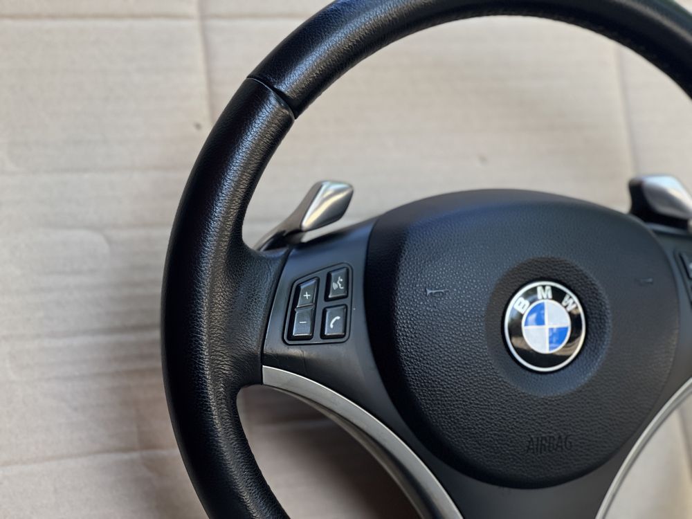 Bmw e90,e91,e92,Е87 SportLine волан с Пера в много добро състояние.