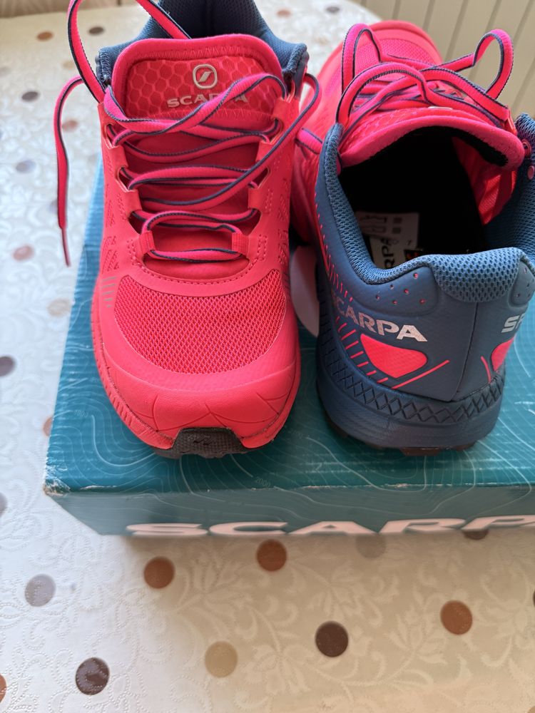 Продавам маратонки Scarpa SPIN ULTRA WMN Rose fluo blue steel